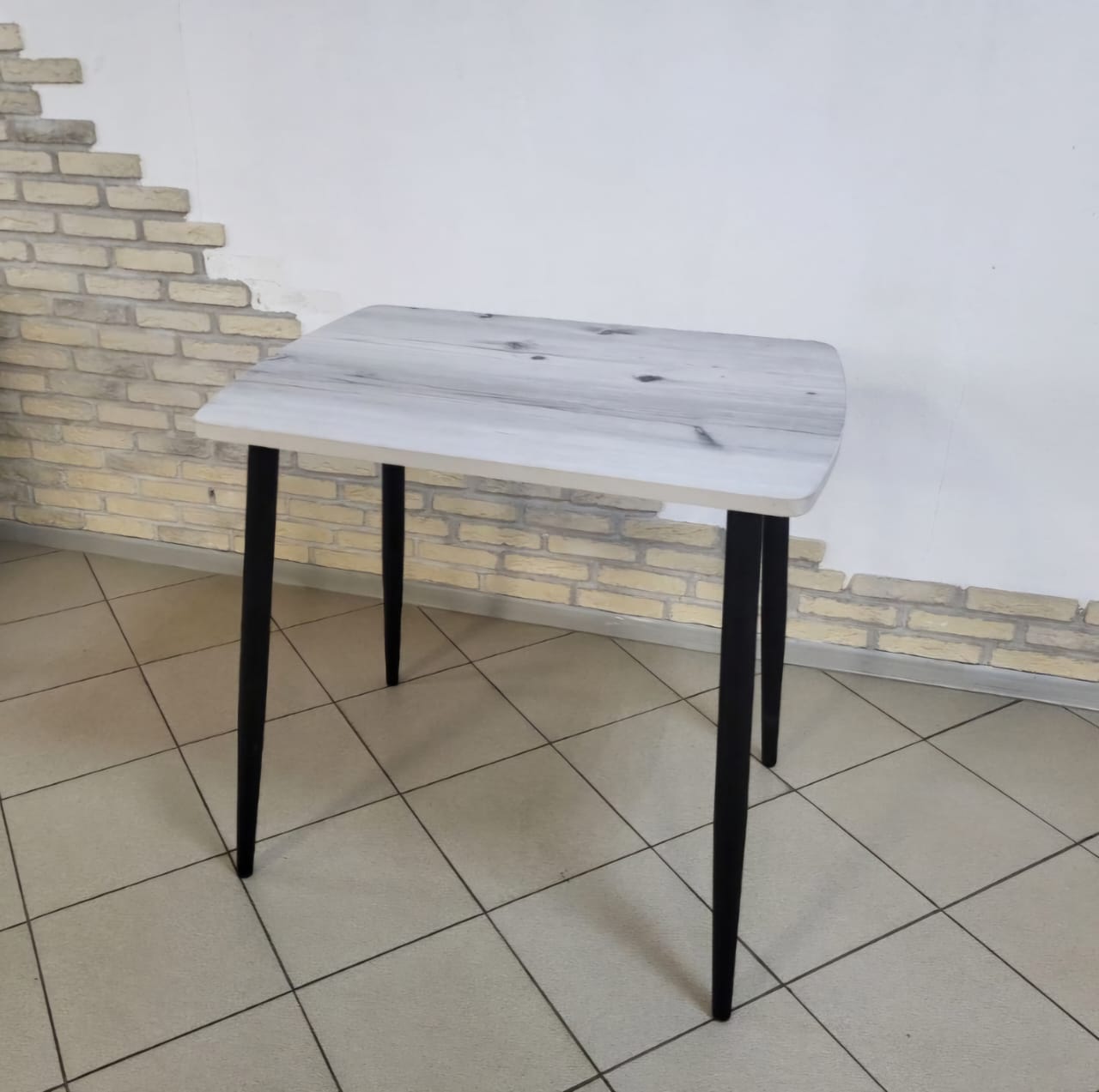 стол милан- мини (800*600) пластик (с опорами) «Курс-Мебель»