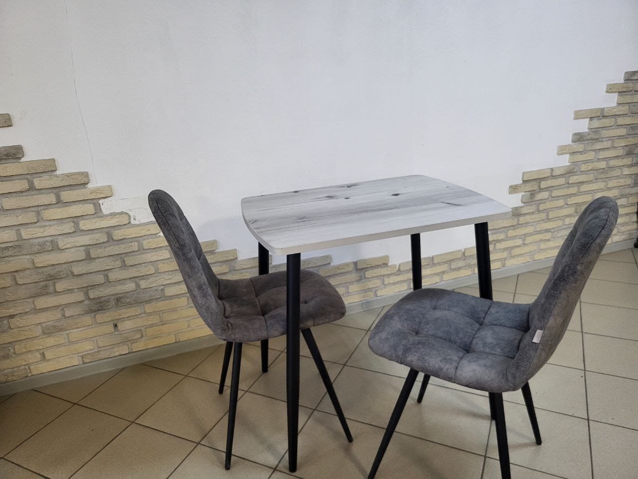 стол милан- мини (800*600) пластик (с опорами) «Курс-Мебель»